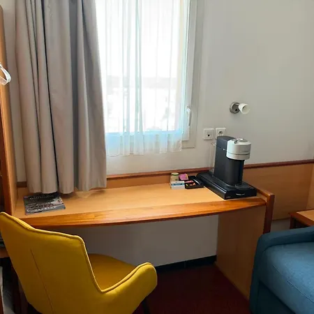 Brit Hotel Confort Montauban-3