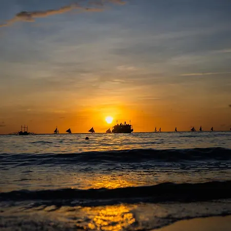 Microtel By Wyndham Boracay-3