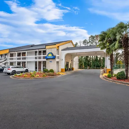 Days Inn By Wyndham Raleigh Midtown-3