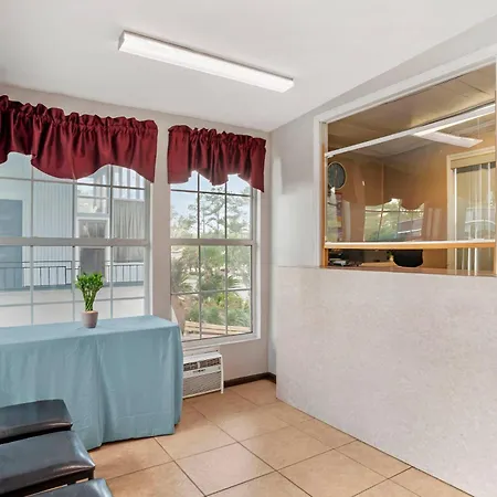 Econo Lodge Tallahassee Downtown - University-2