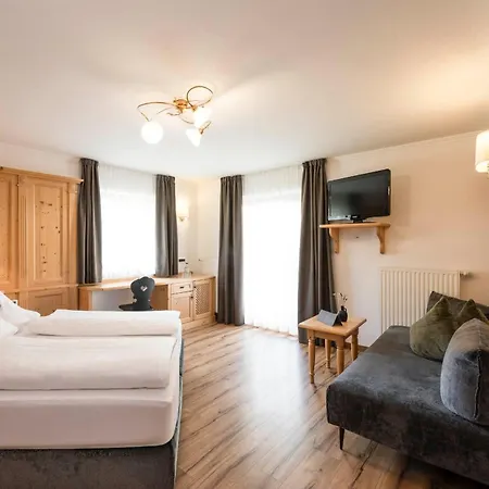 Parkhotel Holzerhof-2