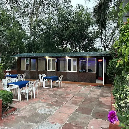 Hotel Sheela, 100M From Taj Mahal-3