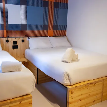 Easyhotel Paddington-3
