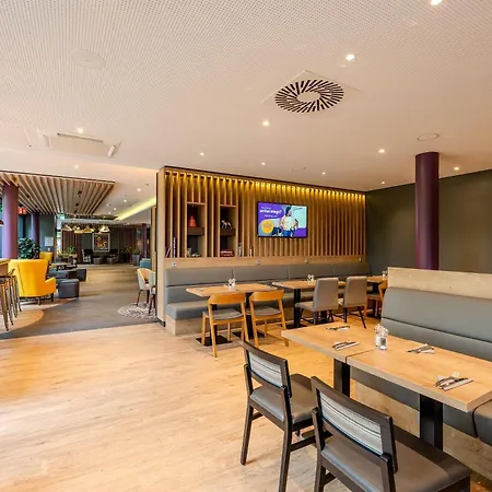 Premier Inn Göttingen-3