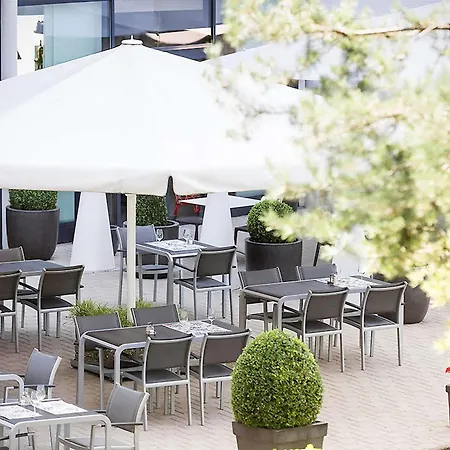 Novotel Suites Geneve Aeroport-2
