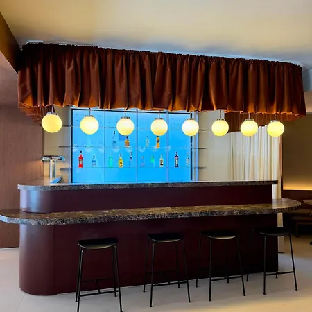 Hotel Medium Montecarlo-3