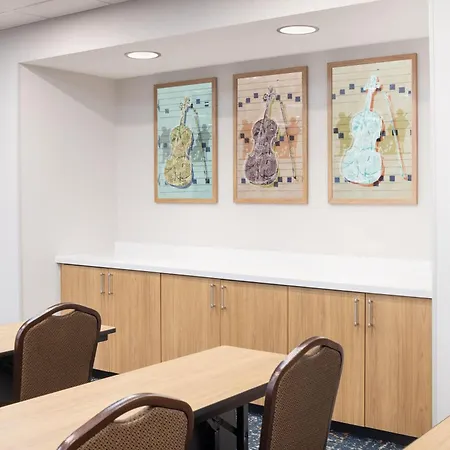 Hampton Inn & Suites Berkshires-Lenox-2