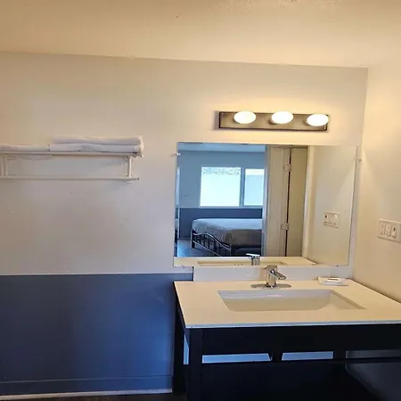 Bridgeview Hotel-2