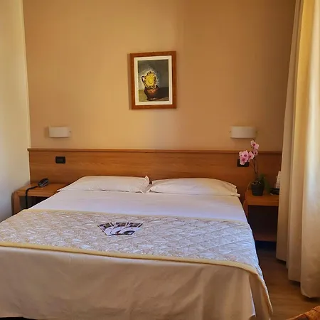 Hotel Lux-2