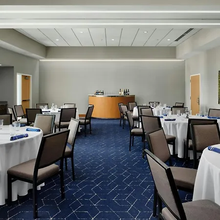 Courtyard By Marriott Erie Bayfront-2
