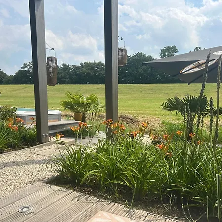 B&B Veluwemeer, Jacuzzi, Swim Spa, Sauna, Steam Bath And Sandy Beach-2