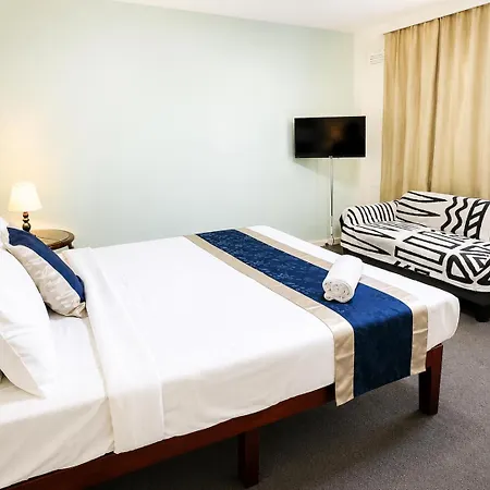 City Edge East Melbourne Apartment Hotel-3