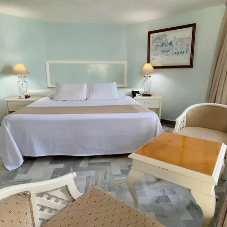 Hotel Acapulco Malibu-3