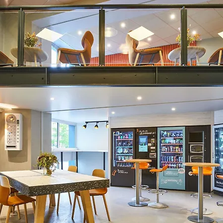 ibis budget Porte d'Aubervilliers-3
