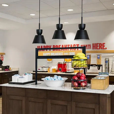Hampton Inn & Suites - Deland-2