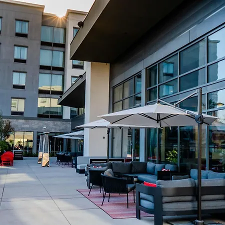 Hampton Inn Long Beach Airport, Ca-3