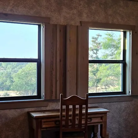 Breezy Hills Cottages - Moonlight Cottage-3