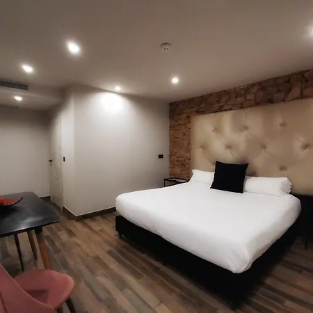 Suite 1907 Aviles-3