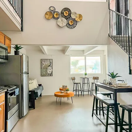 Little Italy Modern Lofts-3