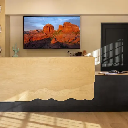 Mountain Modern Sedona, Tapestry Collection By Hilton-2