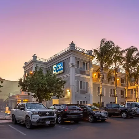 Best Western Luxury Inn-3