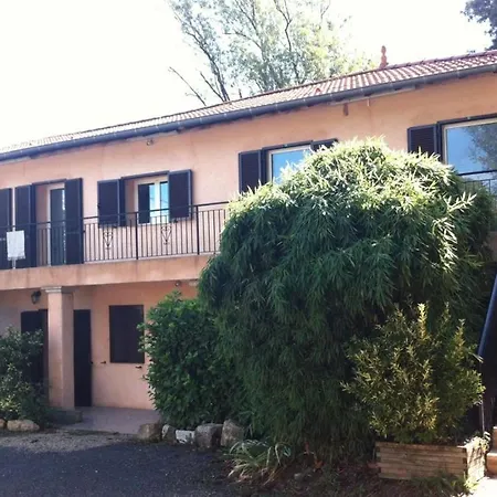 Hostellerie Du Loup-2
