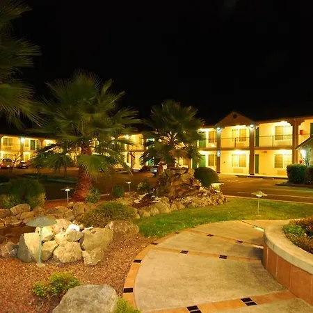 Cloverdale Wine Country Inn & Suites-3