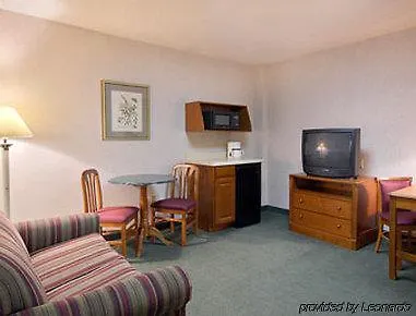 Elkins Inn And Suites-2