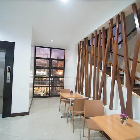 We Travelers Inn-3