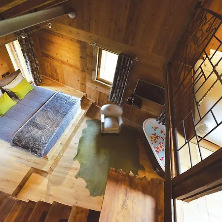 La Maison De Dolphe Chalet De Charme & Art Gallery-2