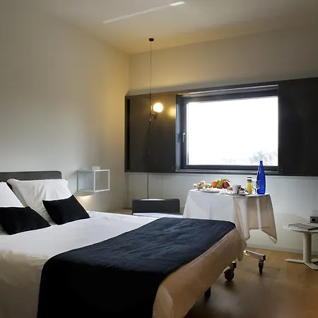 Blu Hotel Almansa-3