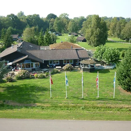 Scandinavisch dorp-2