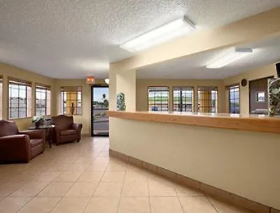 Super 8 By Wyndham Canon City-3
