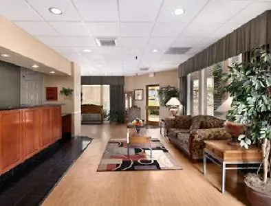 Baymont By Wyndham Paris-3