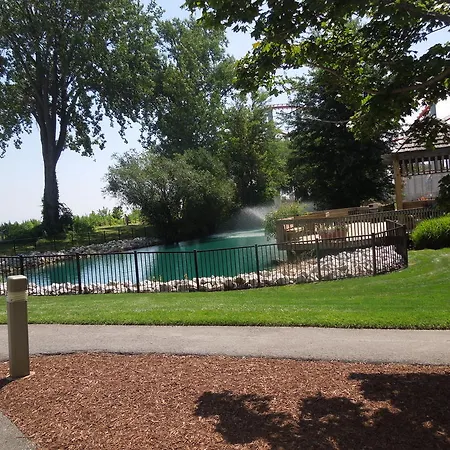 Cedar Point Sandcastle Suites-3