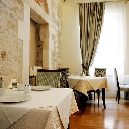 Palace Augubio-2