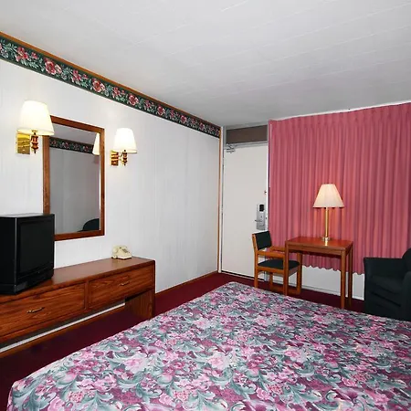 Econo Lodge-3