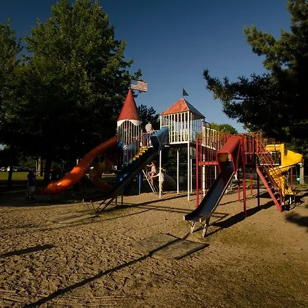 Brennan Beach Lakeview Park Model 1-2