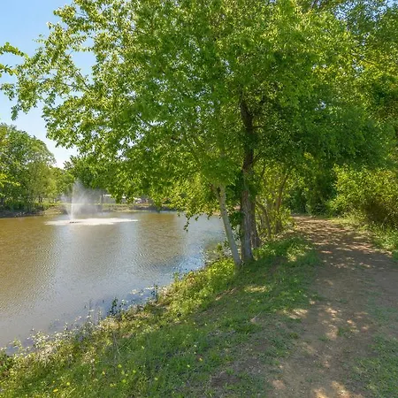 Lake Conroe Two-Bedroom Cabin 13-2