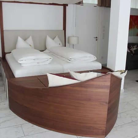 Hotel Schmales Haus-2
