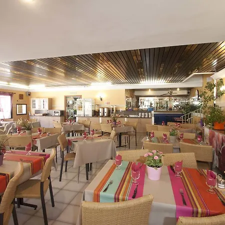 Hôtel La Croix de Malte-2