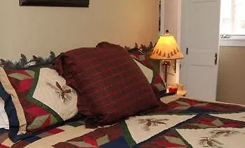 Anniversary Inn Bed And Breakfast-3