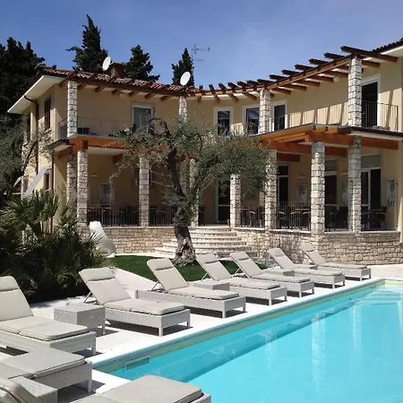 Hotel Baia Dei Pini-3