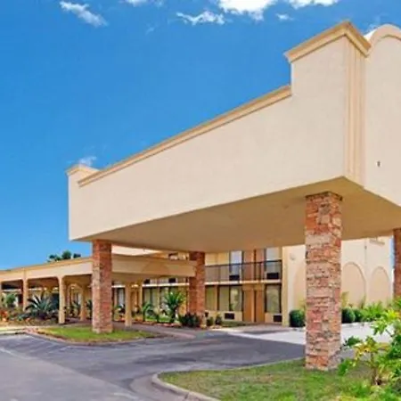 Econo Lodge Baytown-2