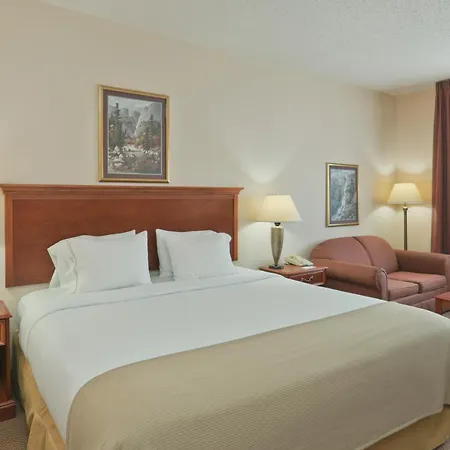 Baymont By Wyndham Portage-3