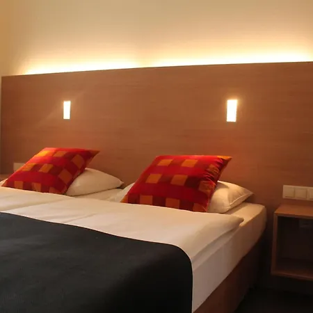 Hotel 38-3