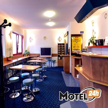 Motel 24H Mannheim-3