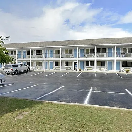 Americas Best Value Inn Saint Ignace-3