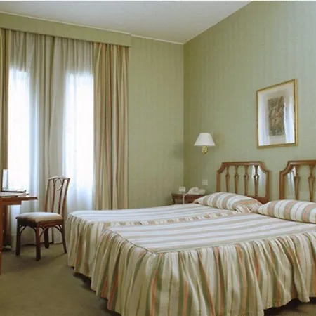 Hotel Commodore-2