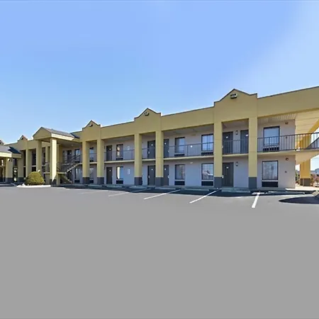 Super 8 By Wyndham Clarksville Northeast-3